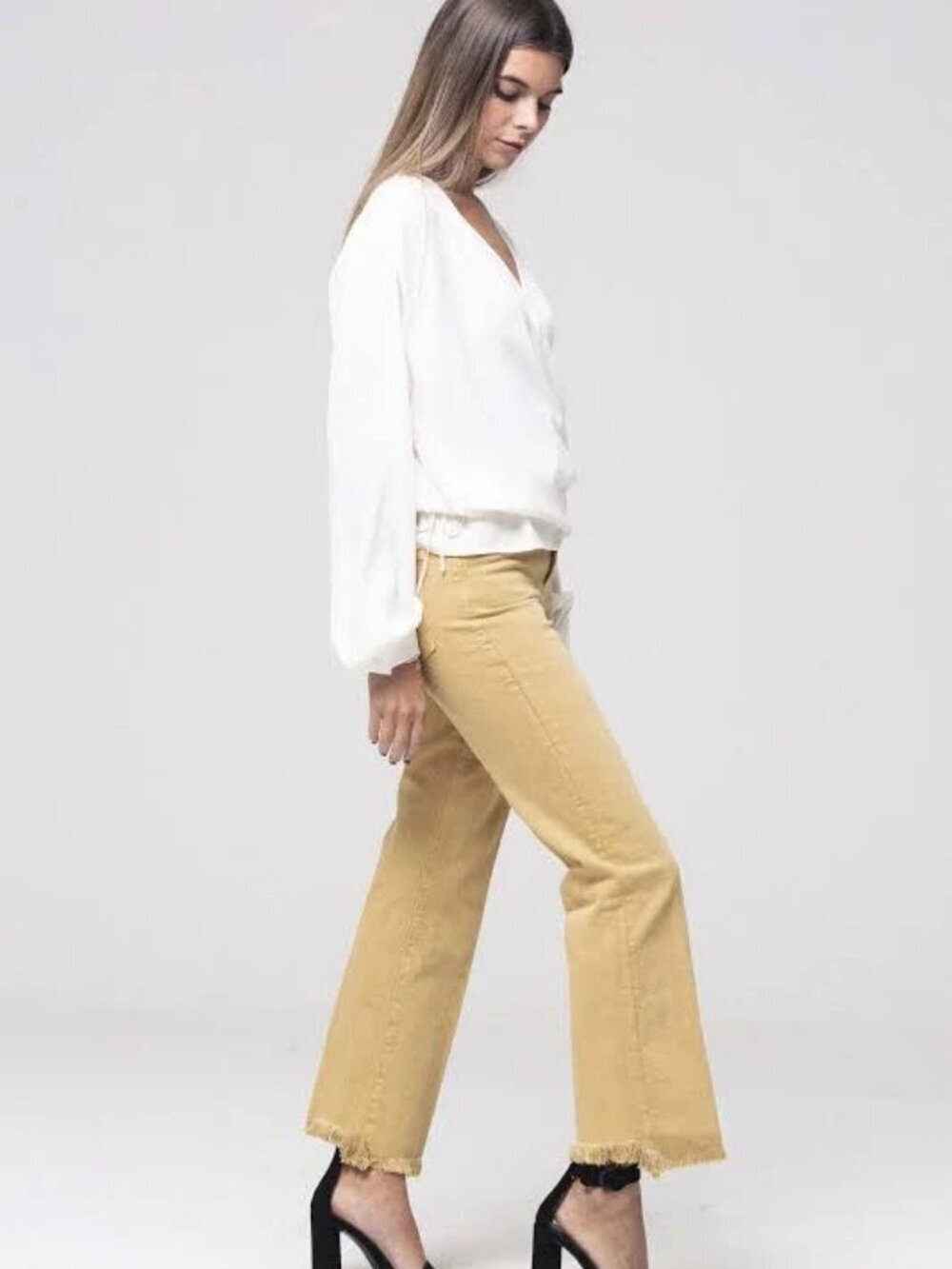 J Brand Julia High Rise Fringe Hem Crop Flare Jeans in Litho Gold Size 28